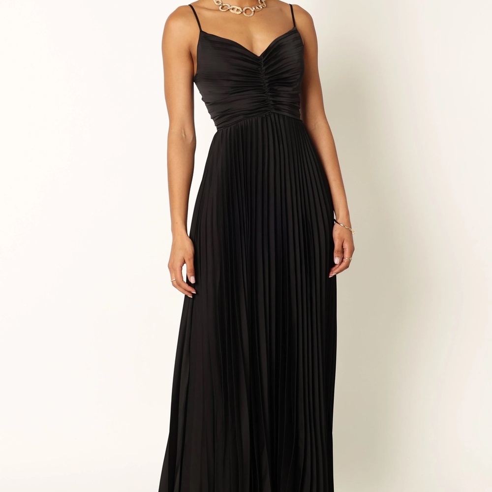 Petal & Pup Black Pleated Maxi Dress